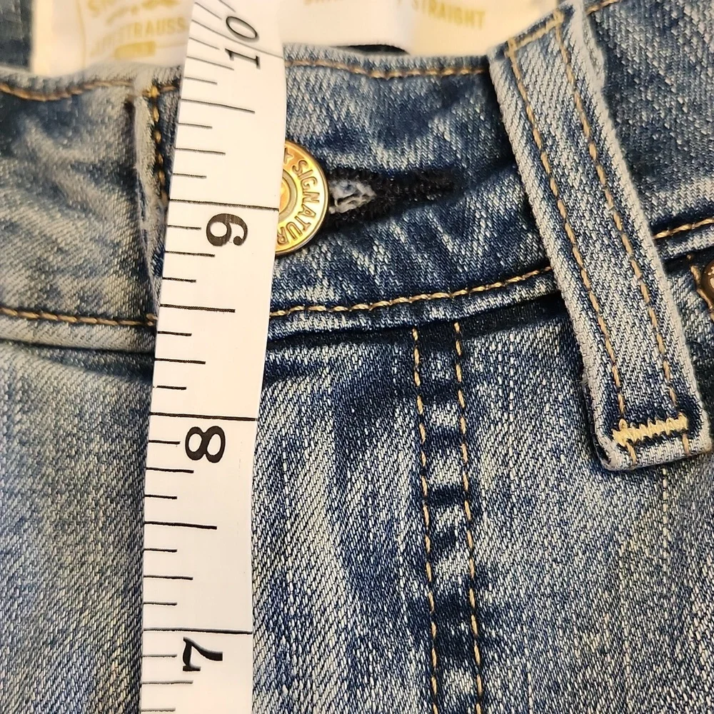 Levi's Lightweight Light Wash Totally Shaping Straight Jeans 28x32 - Picture 9 of 10